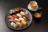 ランチ 海山 握り10貫 押し寿司2貫 巻物1種 茶碗蒸し あら汁付き 酢重の鮨 ザ・スプラジール横浜（和食）